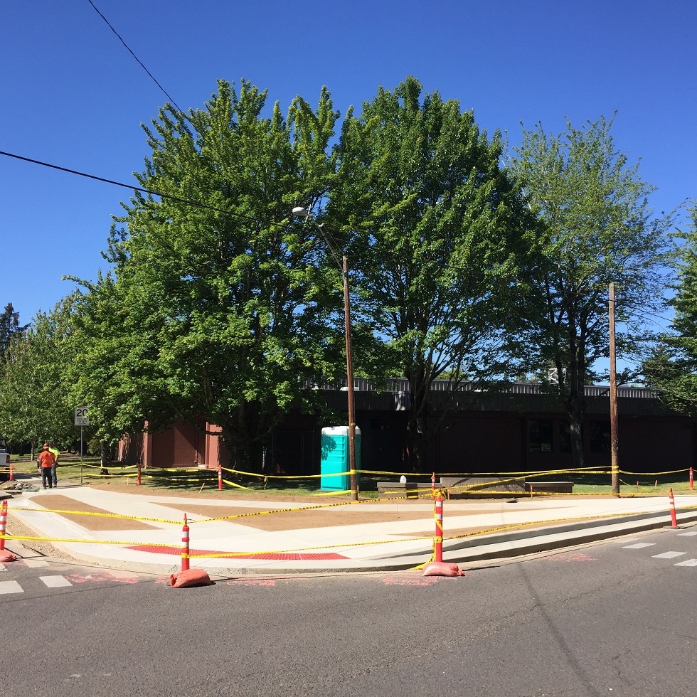 Newly constructed permanent curb extension at 11th street and Buchanan avenue.